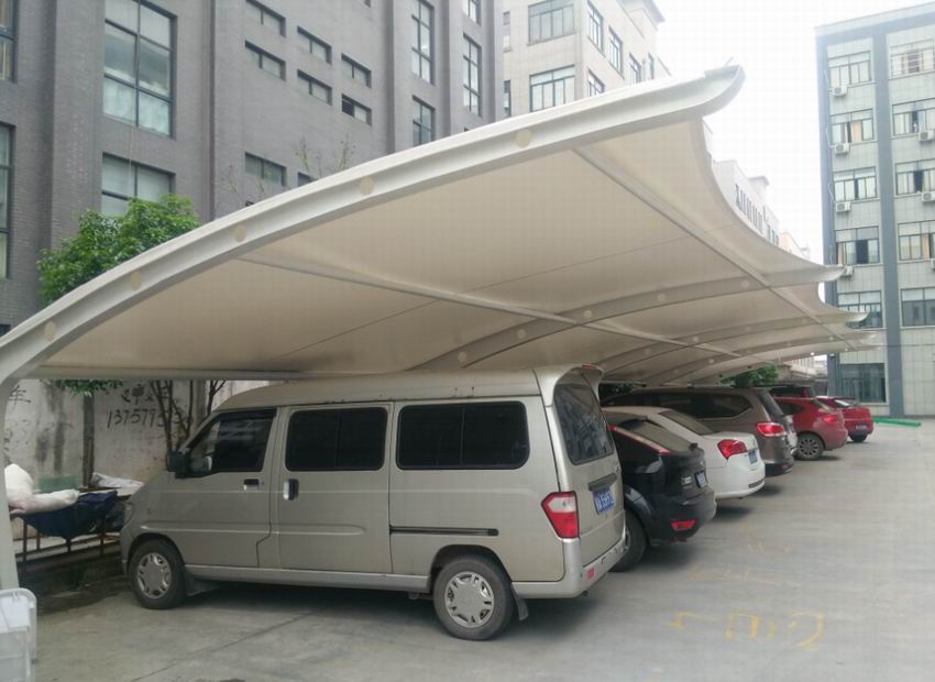 膜結構車棚